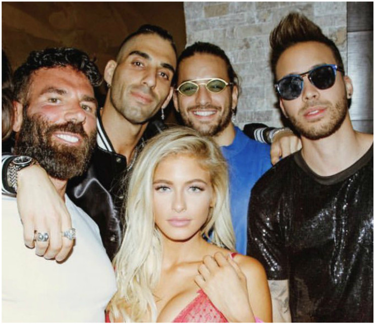 Dan Bilzerian com Hannah Palmer loira quente